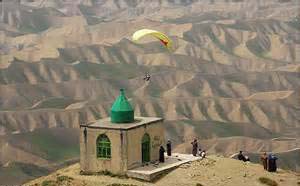 دزدان به گورستان خالد نبی کلاله زدند