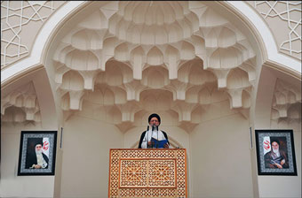  امام جمعه گرگان: خبرنگاران با به خطر انداختن جان، رسالت خود را ایفا میکنند